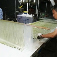 天陽全自動粉條機，致富增效益！天陽粉條機。賺錢不費力！