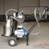 移動擠奶機