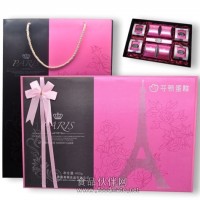 哥頓承擔(dān)圖案設(shè)計(jì)、物料采購(gòu)、月餅生產(chǎn)并裝配，提供運(yùn)作贏利方案。