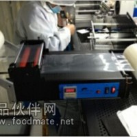 手機(jī)鏡片覆膜機(jī)，小型半自動(dòng)覆膜機(jī)，不干膠標(biāo)簽覆膜機(jī)。