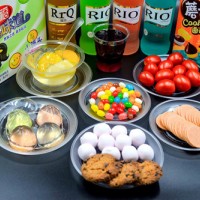 欣阜盈一次性水晶餐具套裝包括：杯、碟、勺、碗四件組合