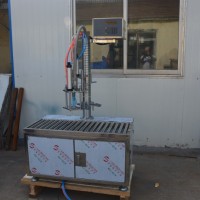 不銹鋼材質耐腐蝕小型液體灌裝機 皂液灌裝機供應
