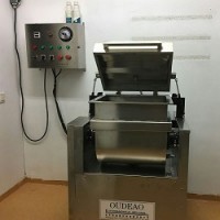 供應12.5公斤型半袋面真空和面機